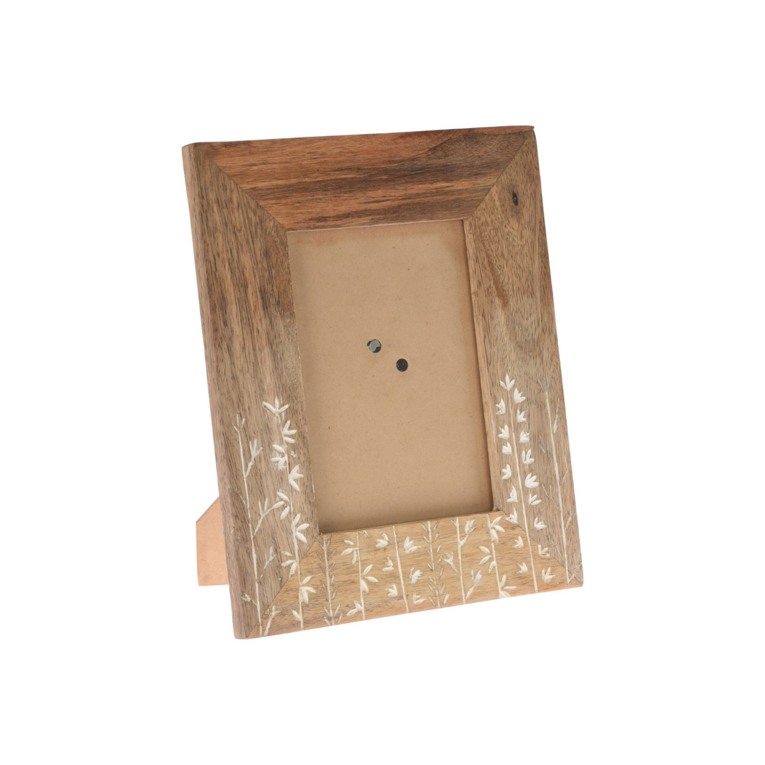 PHOTO FRAME WITH ENGRAVED DESIGN 22X27CM