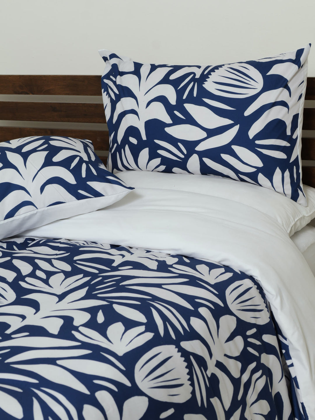 Scandi Floral Navy Duvet Set