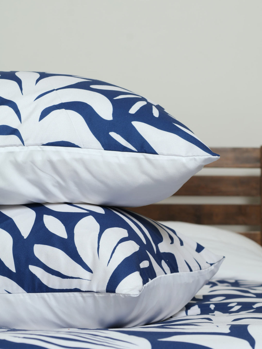 Scandi Floral Navy Duvet Set