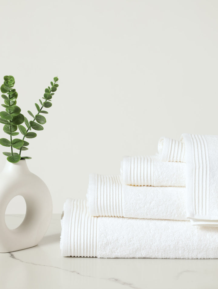 Signature Ripple Border Towels - White