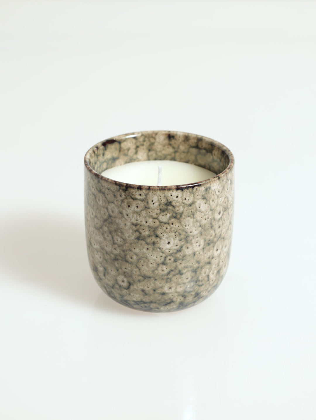 Oud Scented Candle in Ceramic Pot