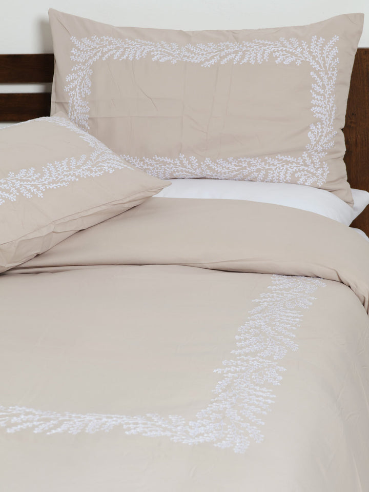 Embroidered Leaf Border Duvet Set