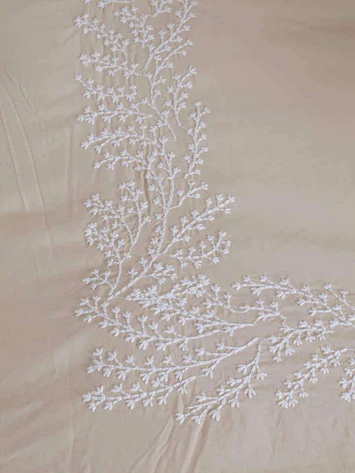 Embroidered Leaf Border Duvet Set