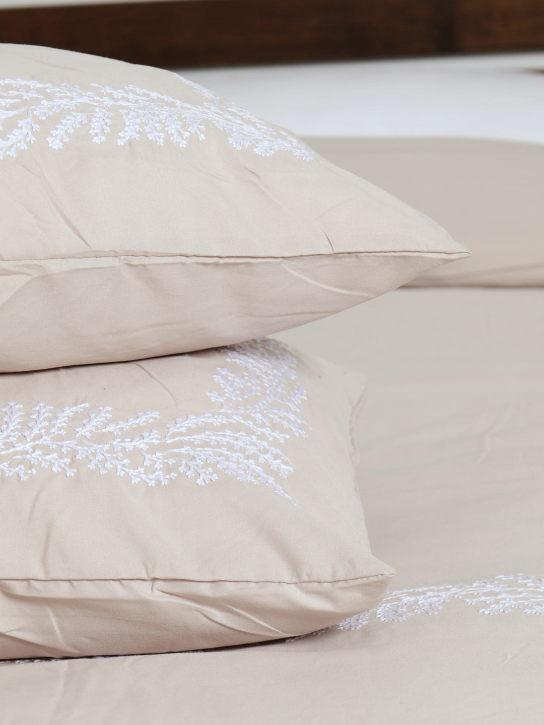 Embroidered Leaf Border Duvet Set