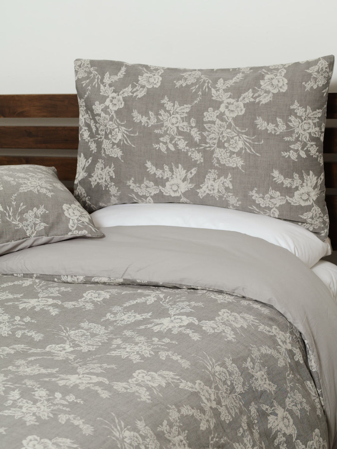 Jacquard Botanical Charcoal Duvet